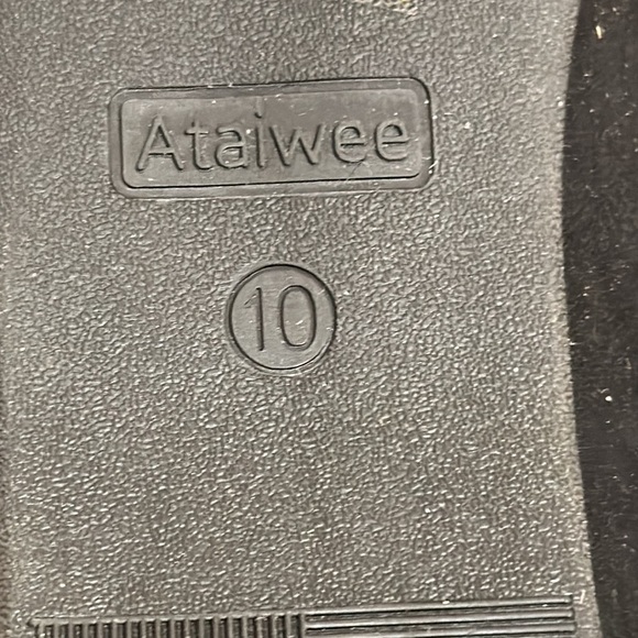 Ataiwee black velvet flats size 10 NWOT - Picture 7 of 8